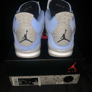 2021 Air Jordan’s 4 Retro GS ‘University Blue’